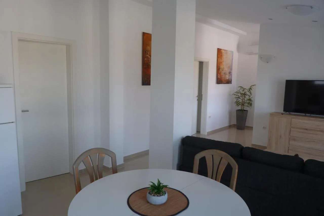Apartments Monja & Dadi, Malinska, Vantacici Croatia