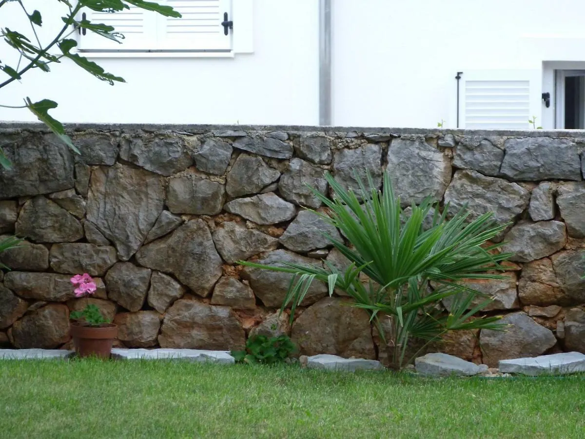 Apartments Monja & Dadi, Malinska, Vantacici