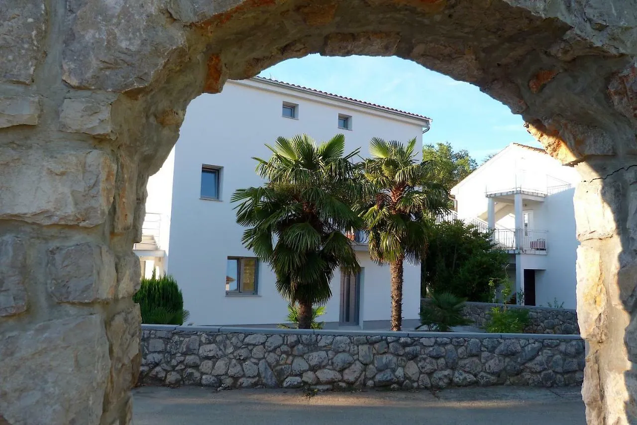 Apartments Monja & Dadi, Malinska, Vantacici