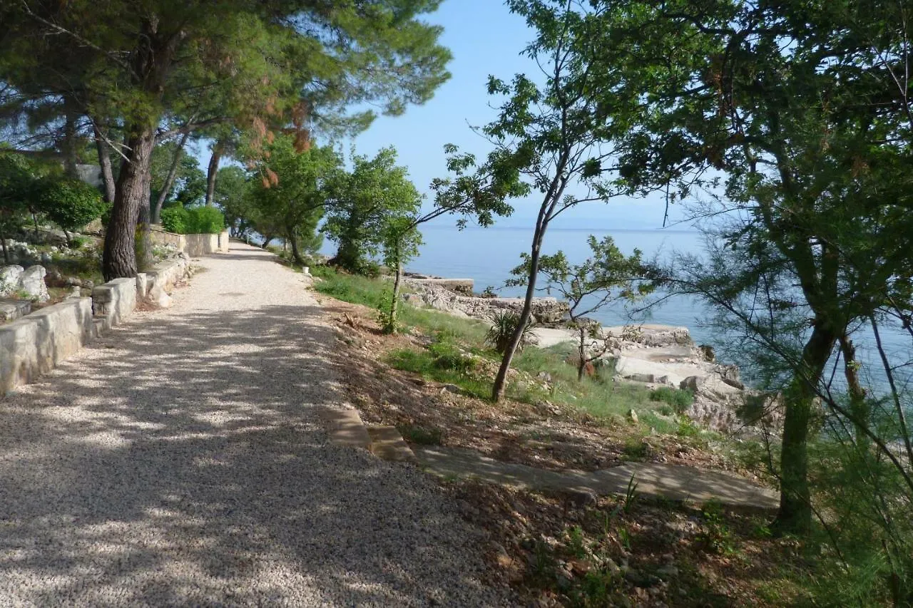 Apartments Monja & Dadi, Malinska, Vantacici 0*,  Croatia