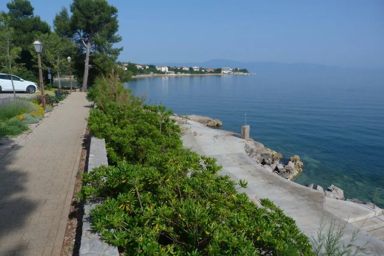 Apartments Monja & Dadi, Malinska, Vantacici